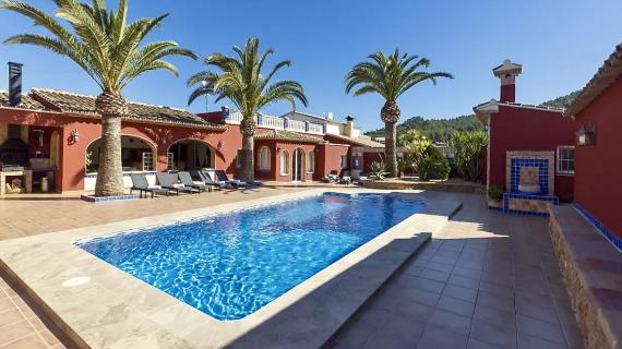 Fantastic opportunity of 3 Holiday houses with high income on the Costa Blanca